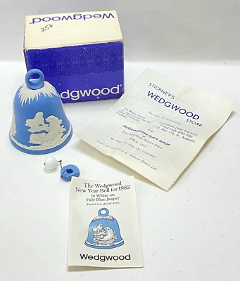 Vtg Wedgwood New Year Bell 1982 Sea Lion Seals Blue Jasperware Box & Paperwork - Image 1 of 4