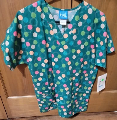 NWT - HQ BY CHEROKEE SCRUB TOP GREEN WITH DOTS  SIZE: X-SMALL - Image 1 of 4