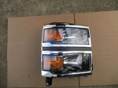 Faro derecho pasajero Chevrolet Silverado 1500 2014 2015 OEM 23380551 Foto 1 de 4