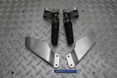 1992 YAMAHA FZR600 APOIO PARA OS PÉS DIANTEIRO CONJUNTO DE DEGRAUS 3HE-27410-00-00 - Imagem 1 de 4