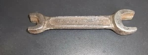 4 .1/4" Antique Cast Bike 4 Mouth Spanner Approx.5/16'- 8/16" -5/8"-5/16 - Picture 1 of 2