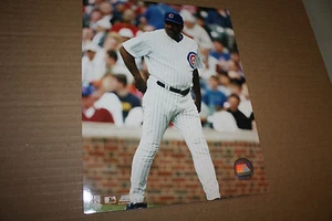 CHICAGO CUBS DON BAYLOR UNSIGNED 8X10 PHOTO POSE 1 - Picture 1 of 1