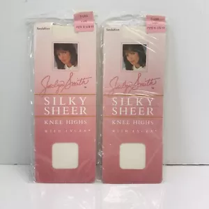 Nuevo Jaclyn Smith Mujer Rodilla Alta Sedosa Blanco Transparente Lote 2 Pares Talla 8.5-11 - Imagen 1 de 4