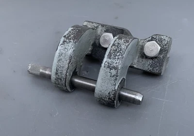 "Bisagra protectora de cubierta lateral de torno de metal Logan de 10"" con pasador y pernos de montaje" Foto 1 de 4