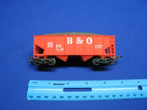 HO Scale Lifelike Baltimore & Ohio Hopper - Freight Train - Picture 1 of 4