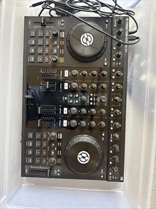 Traktor Kontrol S4 - Picture 1 of 3