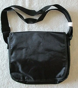 Nuevo bolso bandolera acolchado de nailon negro con interior turquesa - Imagen 1 de 4
