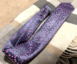 100% silk tie - purple flowers floral theme - Picture 1 of 9