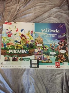 Nintendo 3DS Hey Pikmin Miitopia GameStop Pre-ordine Videogioco 26x36 - Foto 1 di 9