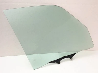 Toyota RAV4 1996-2000 Passenger Front Door Window Glass 4 Door SUV - Image 1 of 2