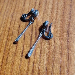 Vintage Monet Silver Tone Dangle Clip Earrings - Picture 1 of 4