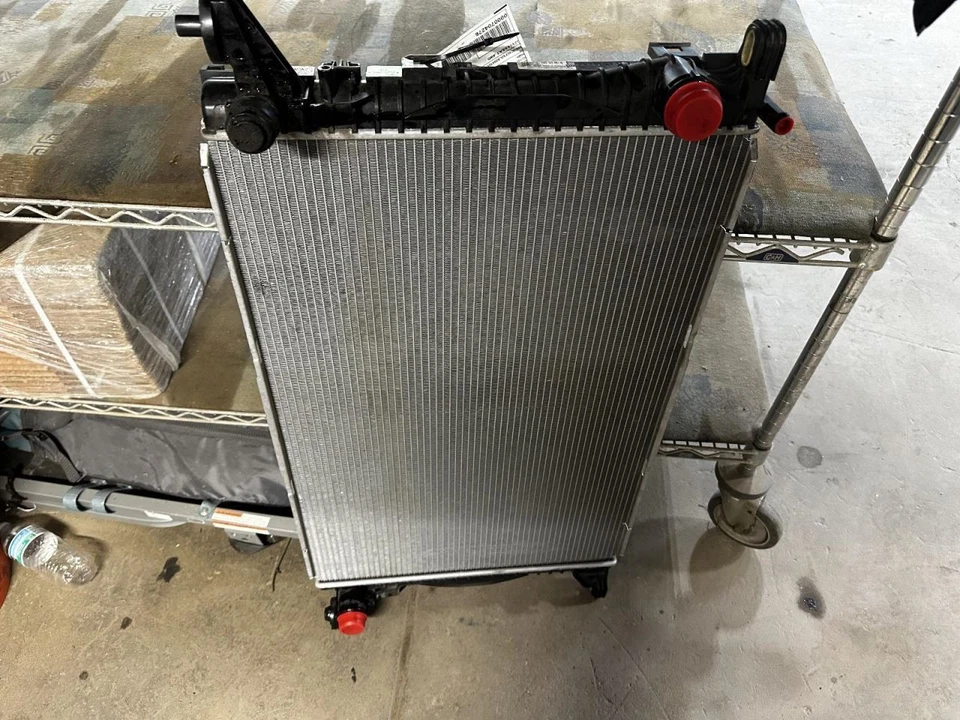 Radiator Main Fits 18-21 AUDI S5 2035567 Foto 1 de 2