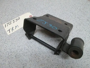 96-98 GRAND CHEROKEE 4.0 6 cilindros SOPORTE DE MONTAJE DE TRANSMISIÓN con COLGADOR DE ESCAPE - Imagen 1 de 5