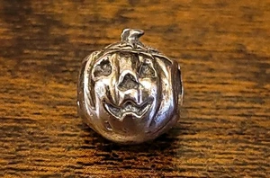 Authentic VERY RARE Chamilia Sterling Silver PUMPKIN Bead Charm - Picture 1 of 1