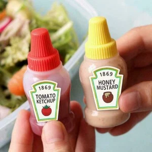 2Pcs / Set 25Ml Mini Tomato Ketchup Bottle Portable Sauce Salad Small B0D9 - Picture 1 of 10