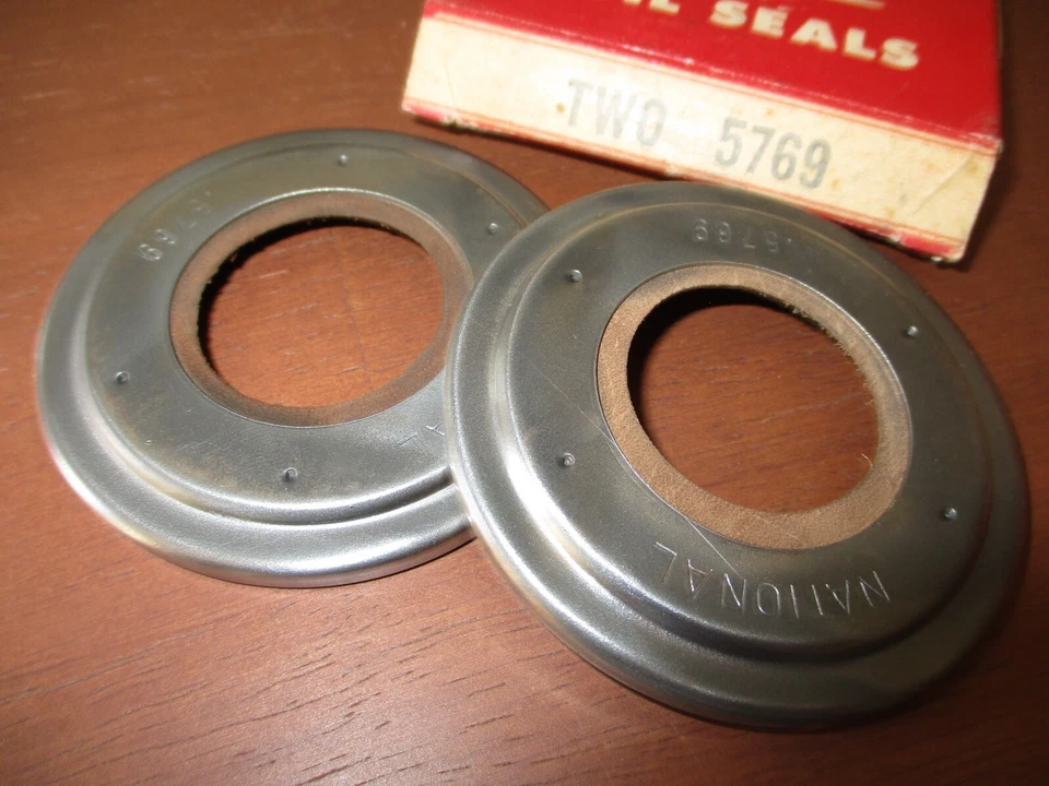 1925 26 27 28 29 30 31 + CHEVROLET & PONTIAC + Rear Wheel Inner Seals NOS Foto 1 de 1