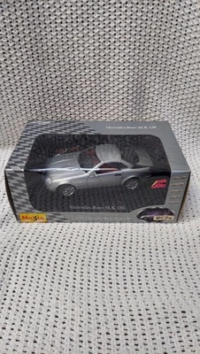 MAISTO 1/18 1:18 MERCEDES BENZ SLK 230 1996 REF 31838 Silver Open Box - Image 1 of 4