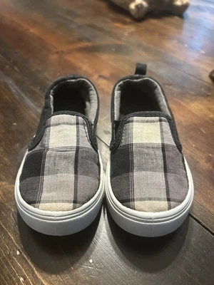 Zapatillas deportivas sin cordones para niños pequeños talla 6,5 negras a cuadros Foto 1 de 4