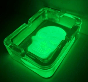 Glass Sugar Skull Ashtray - Glow In The Dark - Heavy Clear - Picture 1 of 4
