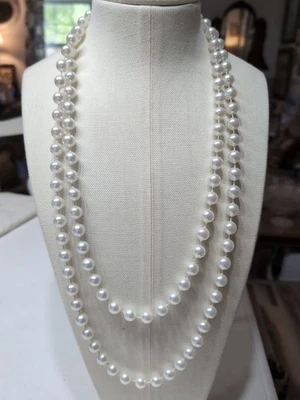 Beautiful  Vintage Opera Length String of  Pearls 72" Very Nice - Image 1 of 4