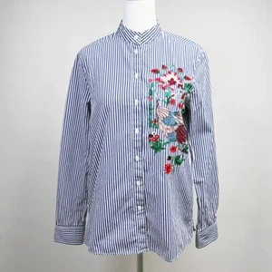 Beautiful Zara Women's Shirt with Embroidered Floral Design - Size XS - Picture 1 of 8