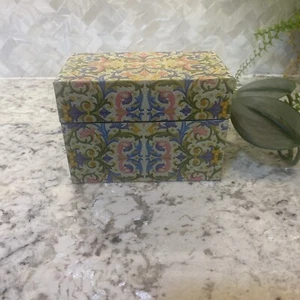 Vintage Ohio Kunst Metall Rezeptbox rosa blau grün Florentiner Schriftrolle - Bild 1 von 10