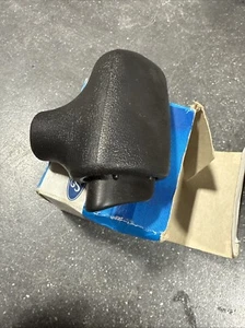 Genuine Gear Shift Knob Control  for 1997 Ford Explorer E99Z-7213-A - Picture 1 of 5