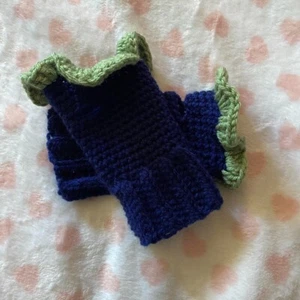 Handmade blueberry crocheting fingerless gloves - Picture 1 of 5
