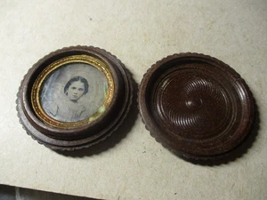 Antique tin type photo round GUTTA PERCHA case, OREO SHAPE with photo PA F111 - Picture 1 of 3
