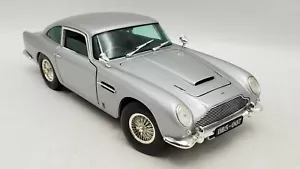 Chrono 1/18 1963 Aston Martin DB5 007 James Bond Die Cast Car Model - Silver - Picture 1 of 11