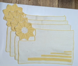 VTG Handmade Crocheted Pale Gold & White Placemats - Set Of 4 - Picture 1 of 20