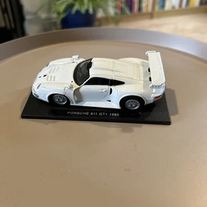 DeAGOSTINI Porsche Collection issue Porsche 911 gt1 road car 1995 white 1:43 - Picture 1 of 6