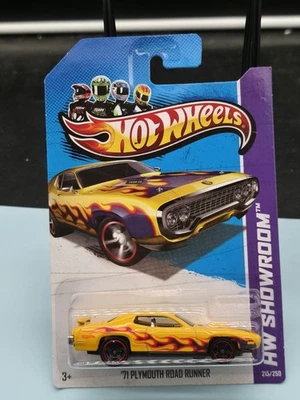 Hot Wheels 2013 Heat Fleet Series #215 '71 Plymouth Road Runner amarillo con MC5s Foto 1 de 2