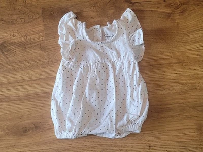 Mameluco blanco marca Jessica Simpson de una pieza niñas talla 0-3 meses Foto 1 de 3