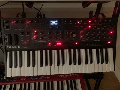 Sequential Take 5 Polyphonic Analogue Synthesizer - Image 1 of 2