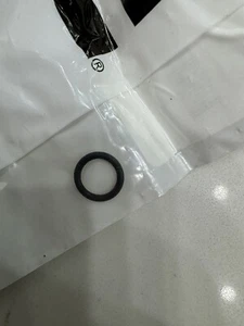 Nueva junta tórica genuina Mopar 2003-2024 Ram Turbo tubo de drenaje de aceite junta tórica 5011921AA - Imagen 1 de 3