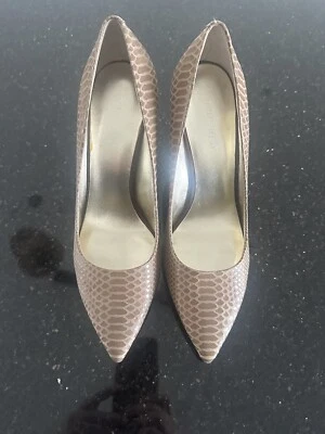 Nine West Mock Snakeskin Taupe Shoes. Size 5 - Image 1 of 4