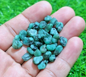 31 Pcs Lot Size 10-11 mm Pretty Brazilian Emerald Raw Loose Gemstone For Jewelry - Picture 1 of 7