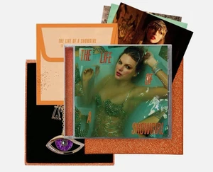 The Life of a Showgirl: Sweat and Vanilla Perfume LTD RELEASE DELUXE CD NEW - Foto 1 di 5