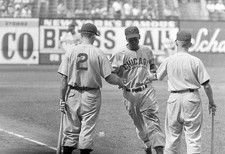 Chicago Cubs Ernie Banks in action, running bases after hitting ho - Old Photo