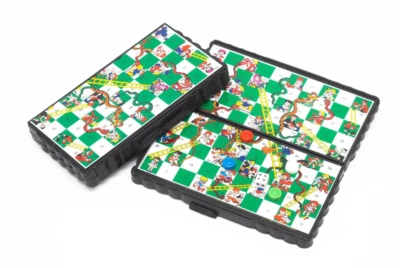 Magnetic Mini SNAKES AND LADDERS Board Game Traditional Kids Adult Children Gift - Image 1 of 2