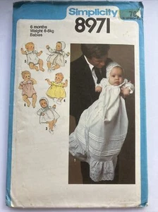 Vintage 1970s Simplicity Pattern 8971 Babies' Wardrobe 6 Months Weight 6-8kg UNC - Picture 1 of 2