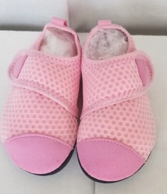 Niñas Pequeñas Zapatos Tenis Malla Transpirable Talla 26/27 Rosa Nuevo Cómodo Sin Cordones Foto 1 de 4