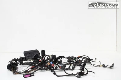 Arnés de cableado y caja de fusibles OEM para sala de motores Volkswagen Jetta 2019-2021 Foto 1 de 4