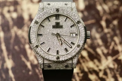 Reloj automático HUBLOT Classic Fusion 46 mm titanio diamante 1166706 helado Foto 1 de 4