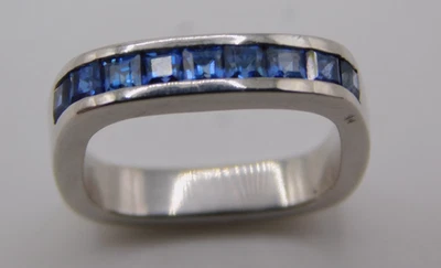 Conjunto de anillo cuadrado de canal de zafiro corte platino y princesa tamaño 5-1/4 8,5 gramos Foto 1 de 4