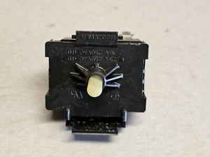 Interruttore comando asciugatrice Maytag 33001640 - Foto 1 di 3