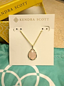 NWOT Kendra Scott Rose Quartz Teardrop Pendant Necklace W/ Dust Bag & Box - Picture 1 of 6