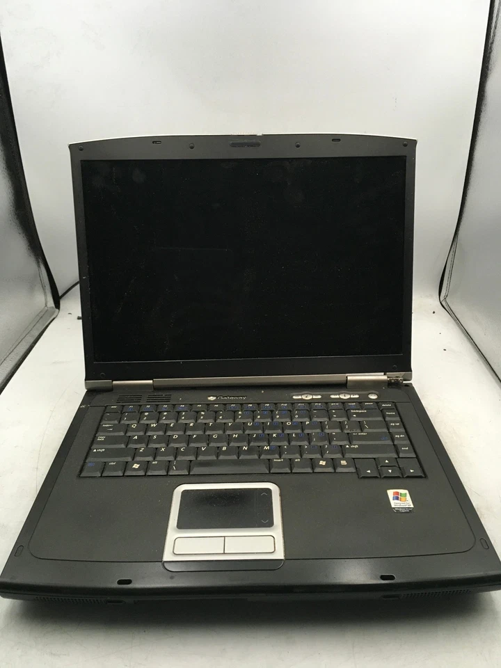 GATEWAY W730 K8X -FOR PARTS/NO POWER- INTEL PENTIUM 4 - NO RAM - NO OS -READ- BB - Image 1 of 4