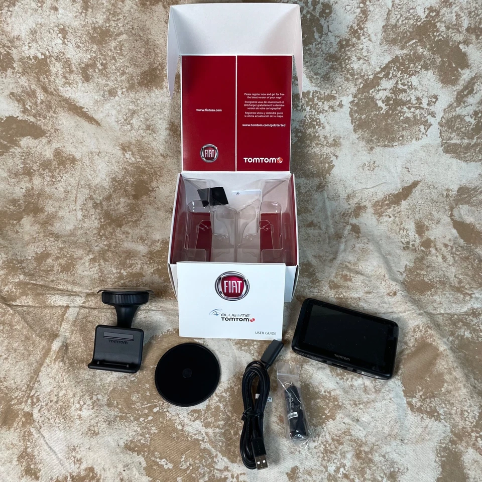 Fiat - TomTom 2 Blue & Me GPS System 6MF0.058.00 Model 4CS03 - Image 1 of 4